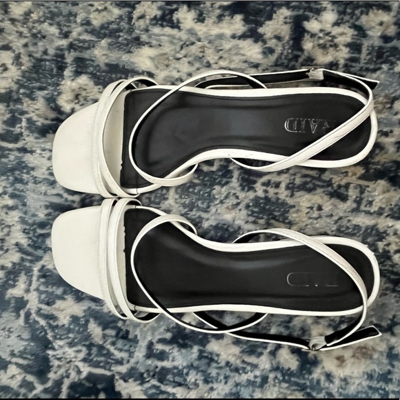 Sandals - Picture 2 of 3